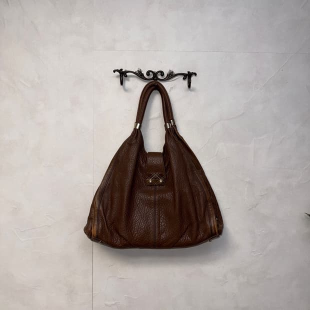 Daks brown zipper buckle tote bag