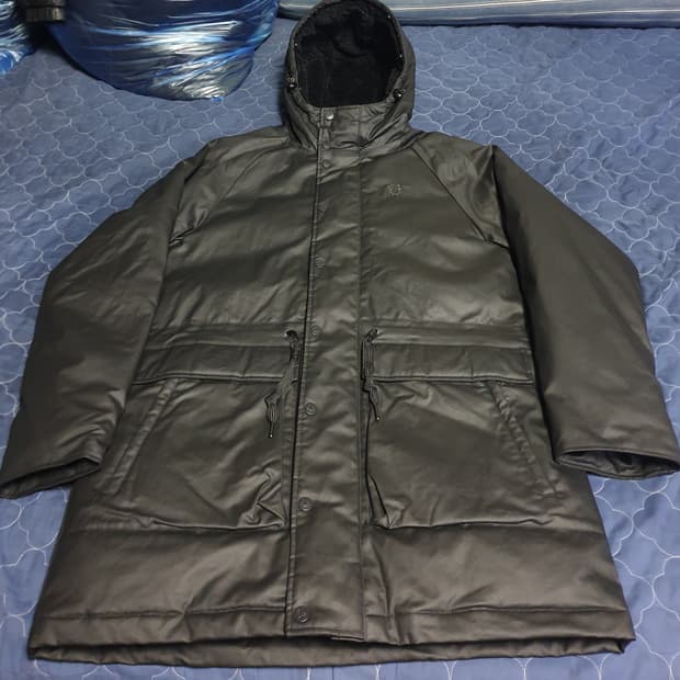 (새상품) 프레드페리 왁스코튼 패디드 사파리 후드 점퍼 블랙 (M)