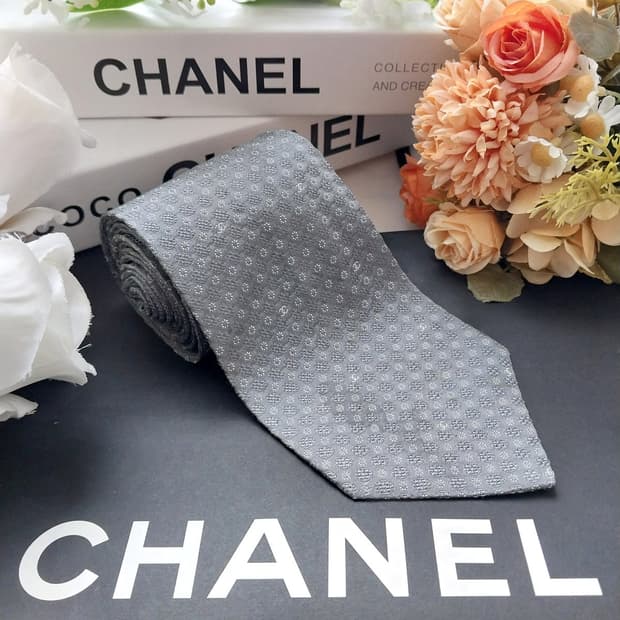 샤넬 실크 그레이 로고 패턴 넥타이 9.5cm A~B등급 K2170