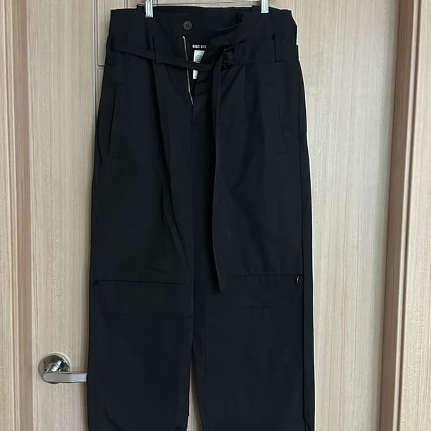 이에스씨 스튜디오-Belted slit wide pants