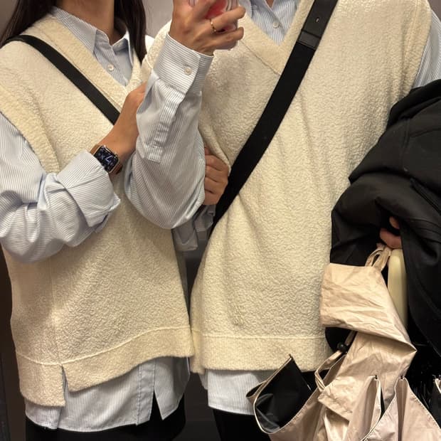 [46] 우영미 23시즌 니트베스트 아이보리