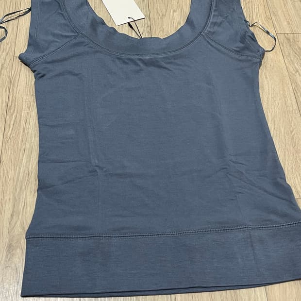 자라 보트넥 탑