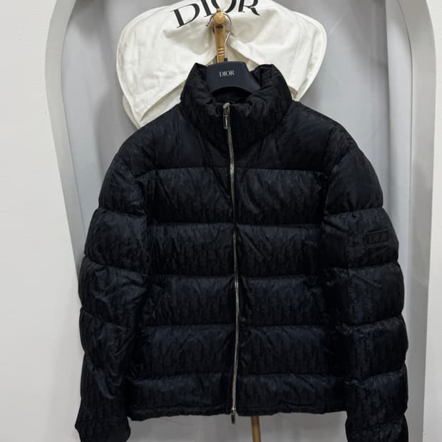백화점판 디올 오블리크 패딩 52사이즈 