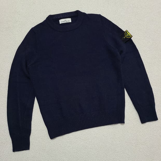 스톤아일랜드 네이비 라운드니트 M