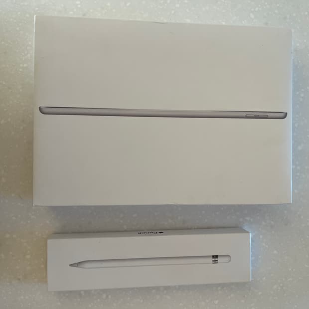 애플 아이패드 8세대 32GB + 애플펜슬 1세대