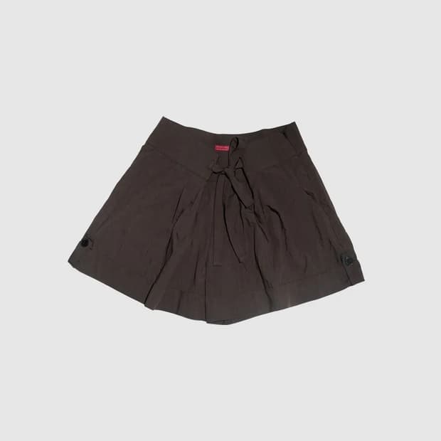 인앤양인하모니 핀턱 하프 팬츠 브라운