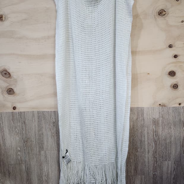 BCBG 그물 목도리