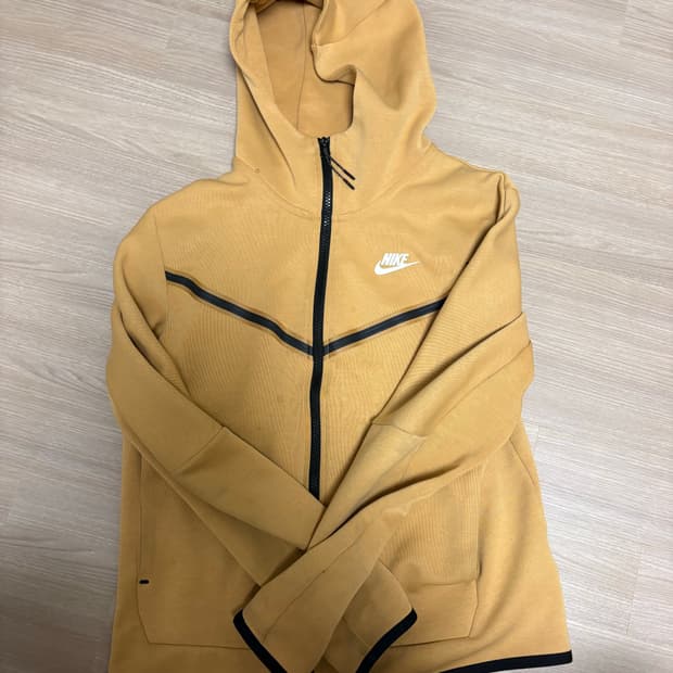 나이키 골드 테크플리스