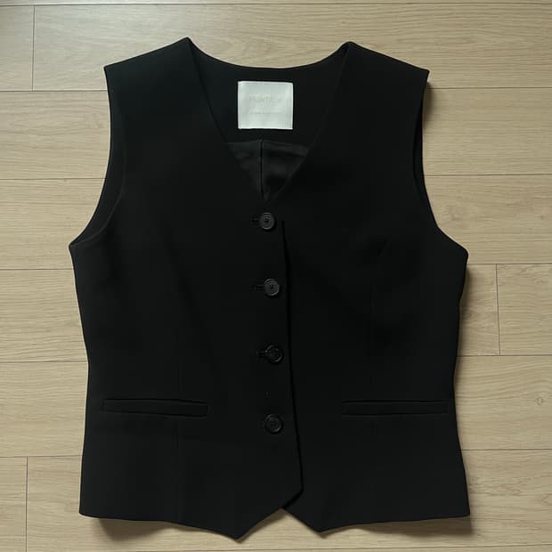 FRONTROW 블랙 테일러드 베스트