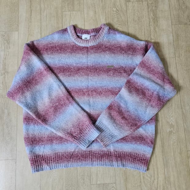 OY 헤어리 스트라이프 니트 스웨터