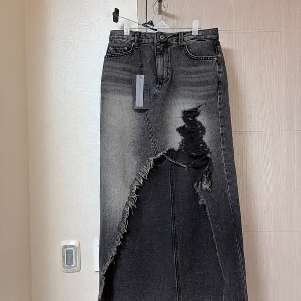 보헤미안서울 DESTROYED DENIM LONG SKIRT