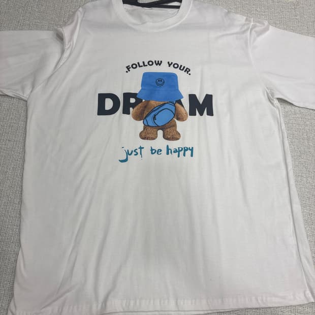 곰돌이 프린팅 흰색 반팔 티셔츠