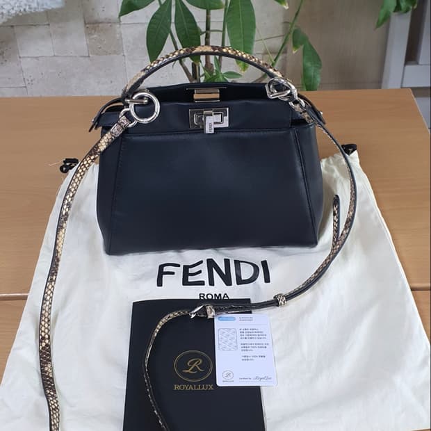 펜디 피카부 미니 몬스터 한정판 크로스백/숄더백 정품S급(감정서O)