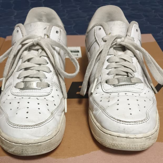 나이키 에어포스 로우 화이트 (260).