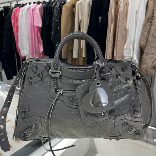 발렌시아가 카골시티 s 삽니다