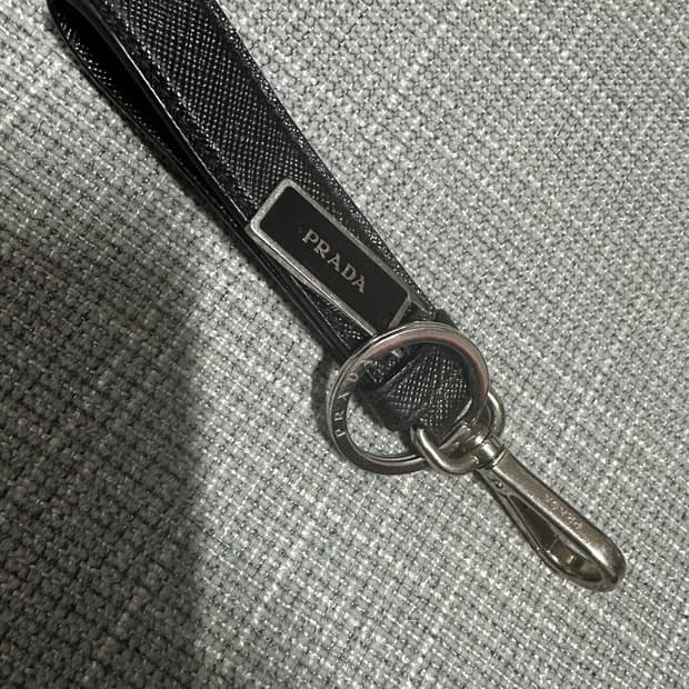 정품 프라다 키링