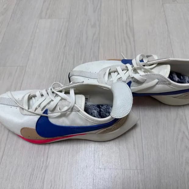 나이키 문레이서 흰파핑 285