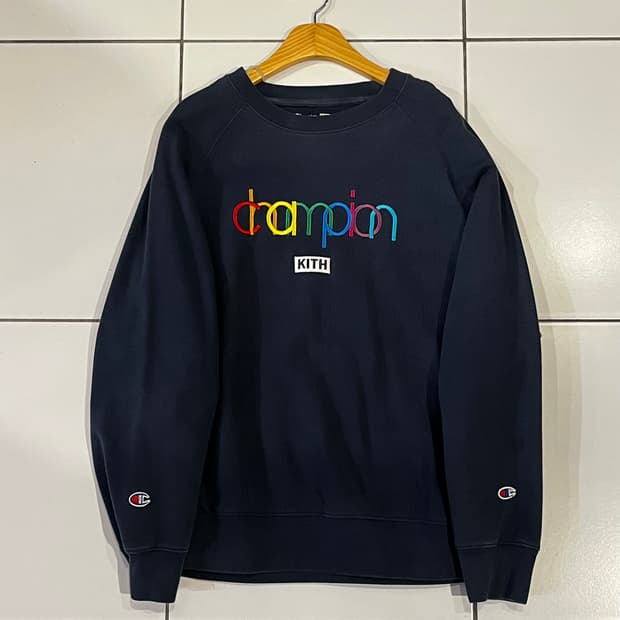 챔피온 x 키스 리버스위브 콜라보 네이비 스웻셔츠