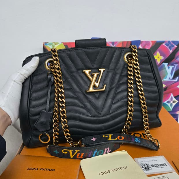 [보증서 정품] 루이비통 뉴 웨이브 체인 숄더백