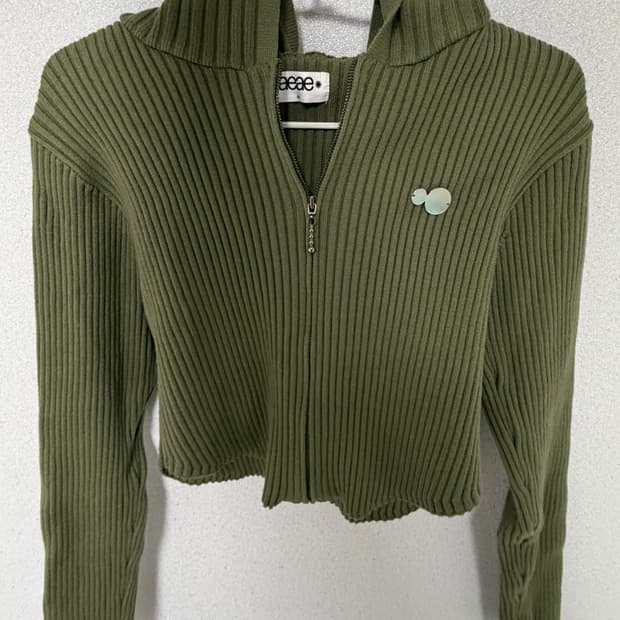 aeae 카키 크롭니트후드집업