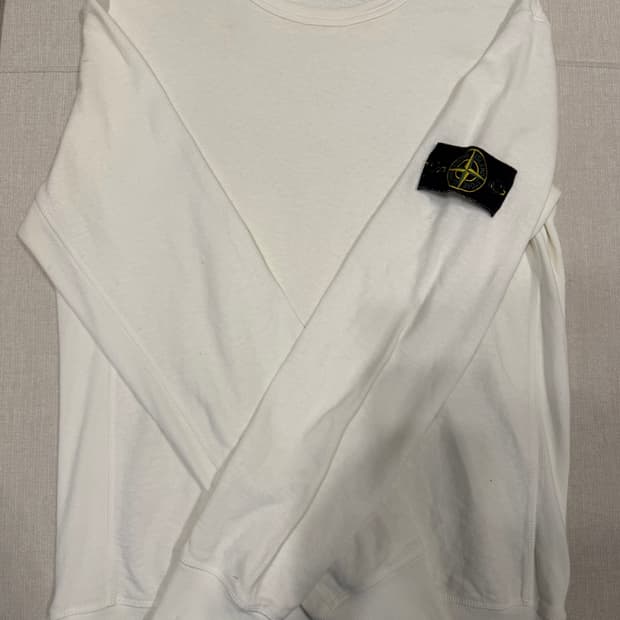 S급 스톤아일랜드 맨투맨 급처