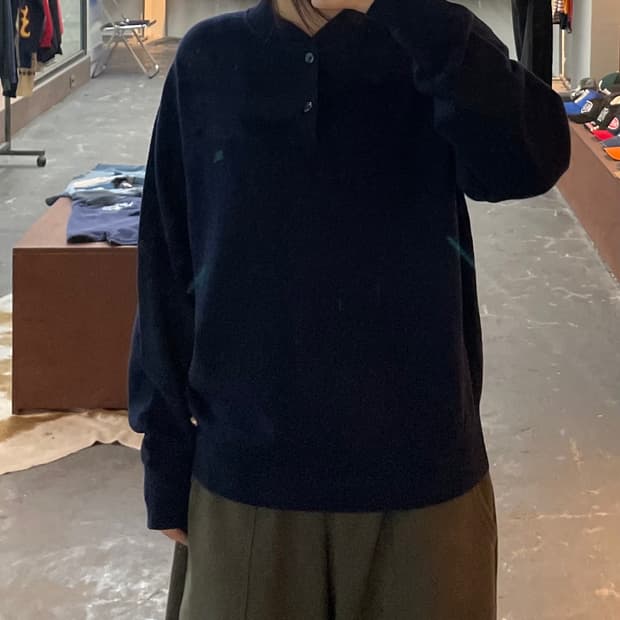 버버리 헨리넥 네이비 니트 H2693