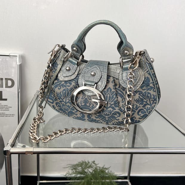 게스 GUESS Y2K 숄더백