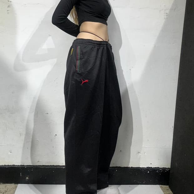 푸마 블랙 페라리 콜라보 와이드 트레이닝 팬츠 추리닝 바지 L