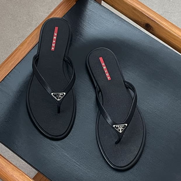 프라다 prada 블랙 플립플랍 쪼리
