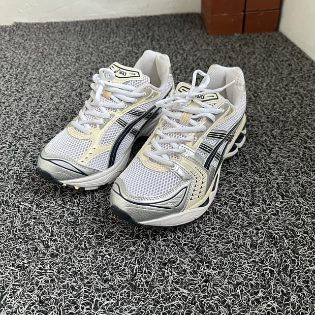 아식스 젤 카야노 14 흰/실버 270mm