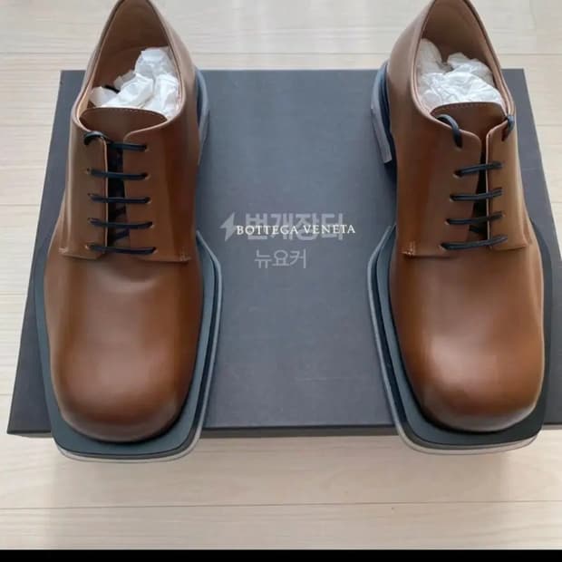 보테가 베네타 아이스솔 더비 브라운 41