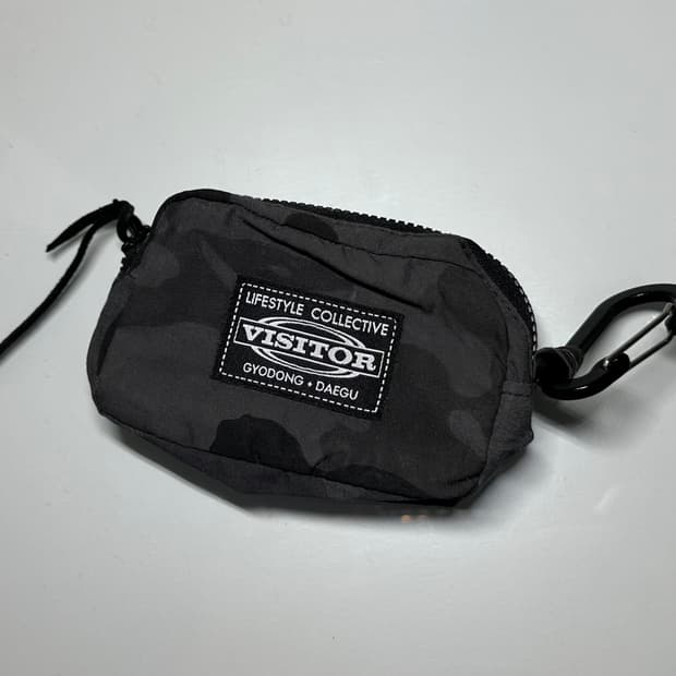 Holiday visitor 카모백 키링