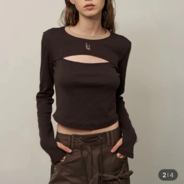 일리고 컷아웃 롱슬리브 