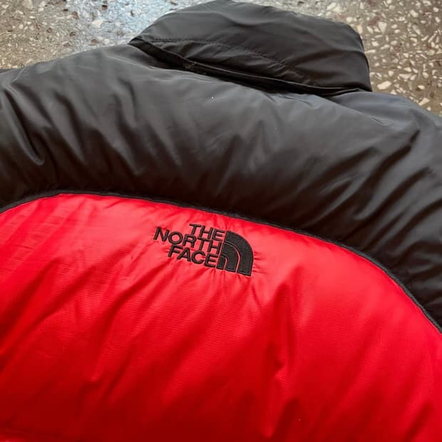 노스페이스 센터로고 눕시