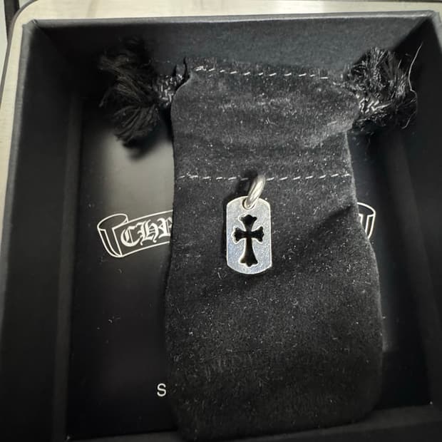 크롬하츠 타이니 컷아웃 도그택