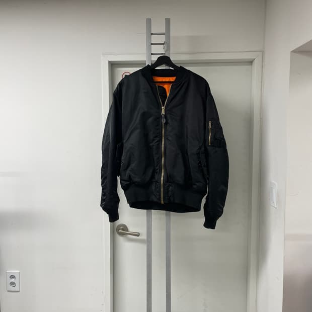 알파인더스트리 ma-1 항공 자켓 블랙 -