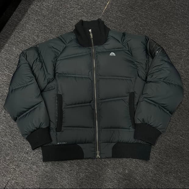 나이키 ACG 00's 숏패딩 점퍼