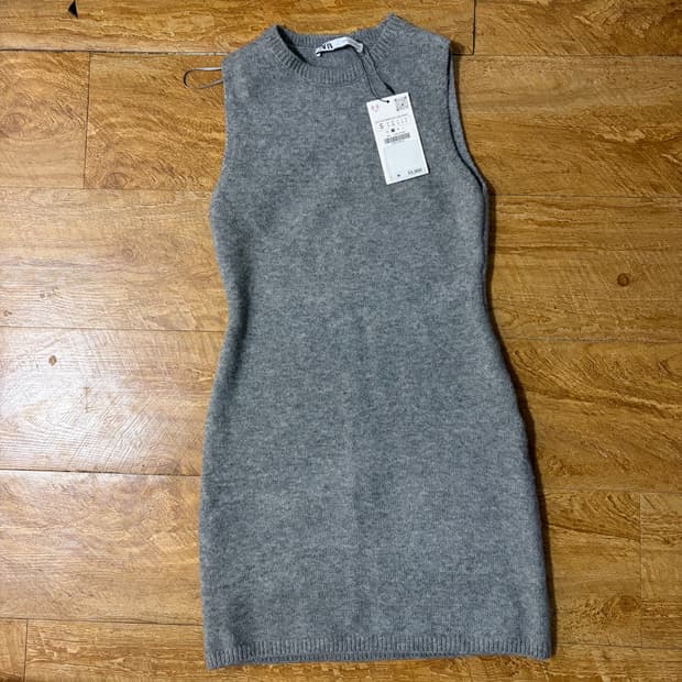 자라 민소매 미니 니트 원피스