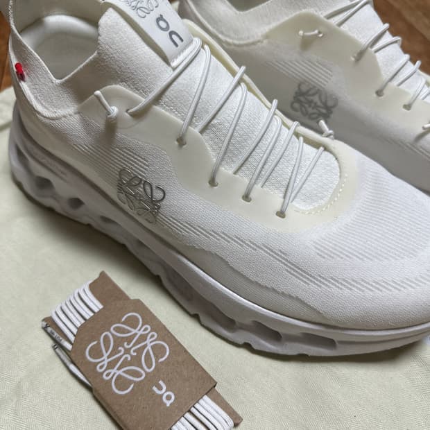 로에베 x 온 러닝 클라우드틸트 2.0 흰색