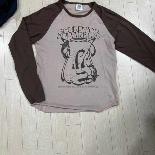 스컬프터 Devil Raglan L/S Tee Beige/Brown