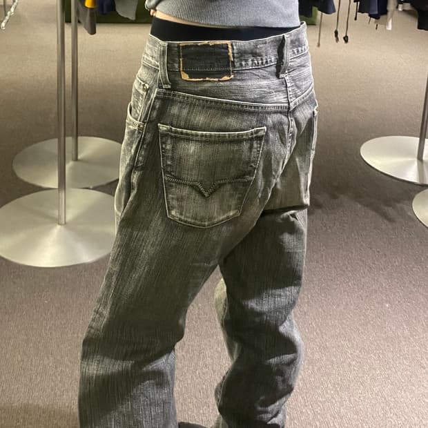 29)GUESS 게스 워싱 스트레이트 데님팬츠