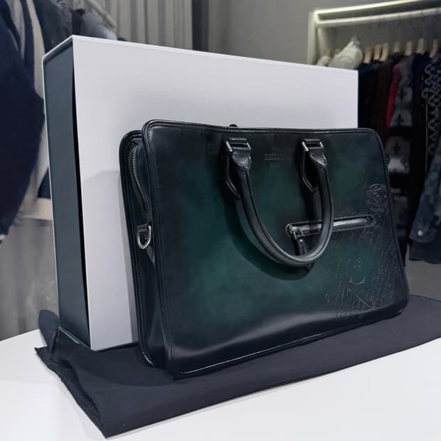 A+ / 벨루티 앙쥬르 스크리토 레더 브리프케이스 그린 파티나