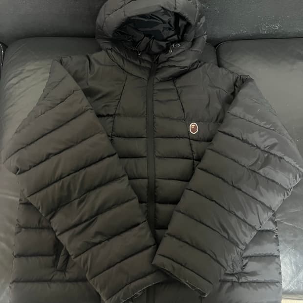 베이프 경량패딩