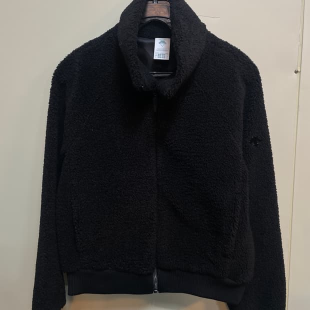 데상트 후리스 집업