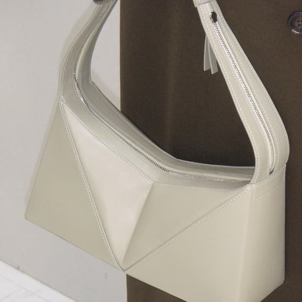 로우클래식 숄더백 카키