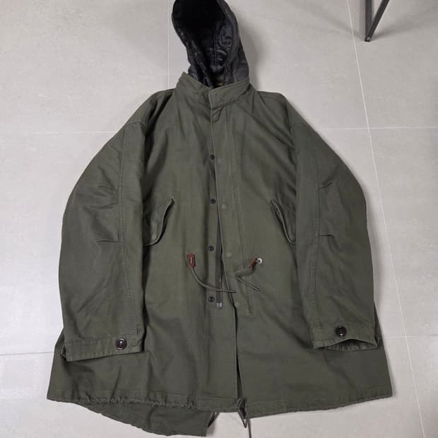 아웃스탠딩 피쉬테일 파카 L