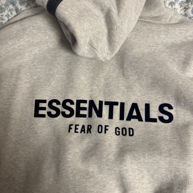 에센셜 fear of god 후드티