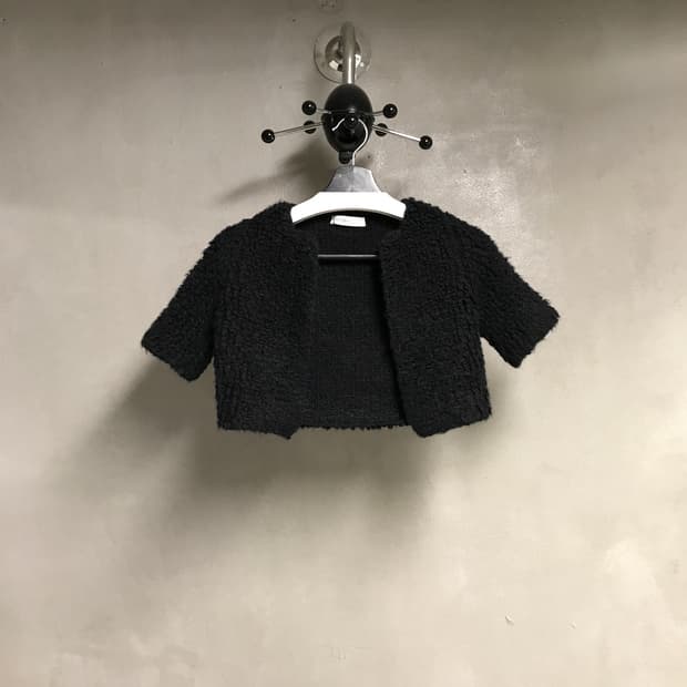 끌로에 반팔 가디건 블랙 82(W)