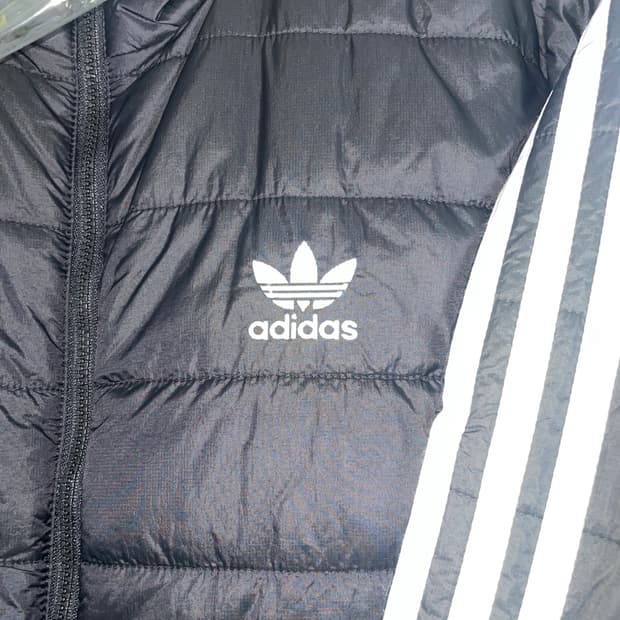 아디다스 경량패딩 자켓 블랙