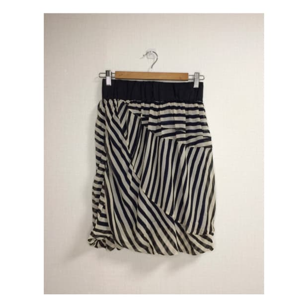 츠모리 치사토 스트라이프 벌룬 미디 스커트